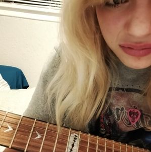 Meet your Posher, Quinn